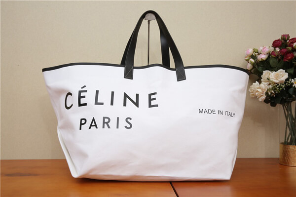 セリーヌ メイドイントート スーパーコピー セリーヌ ミディアム ブラック 雑誌 TV 映画に登場アイテム